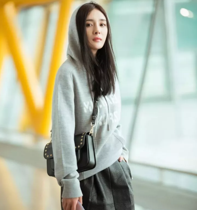 今年秋冬最chic！原來短發(fā)和帽子這么配??！