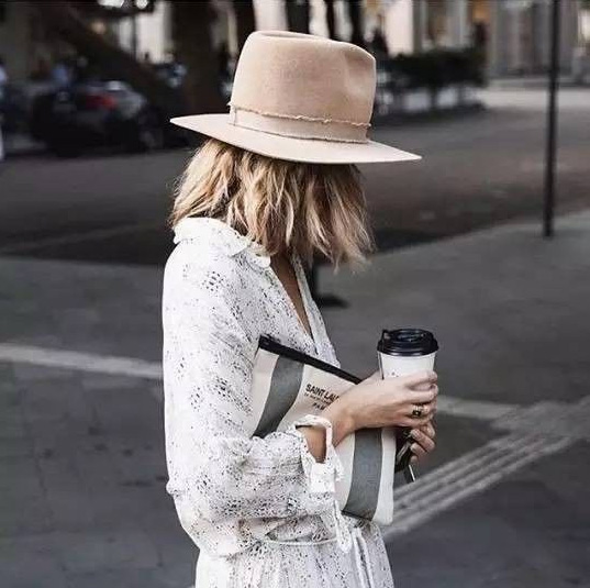 秋冬就得學(xué)會(huì)帽子搭配 秋冬就得學(xué)會(huì)帽子搭配