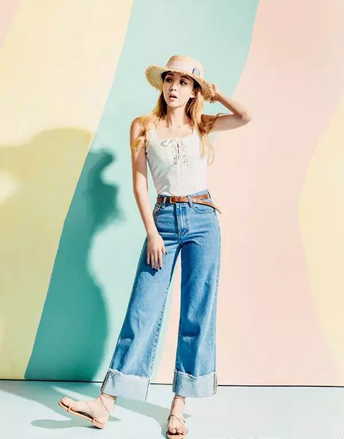 夏季怎么能少了一頂凹造型的草帽時髦的防曬利器 夏季怎么能少了一頂凹造型的草帽時髦的防曬利器